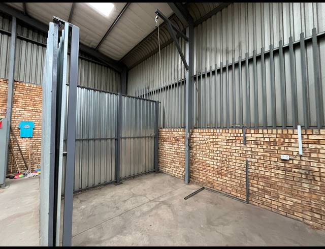 680M² WAREHOUSE FOR SALE IN VULCANIA